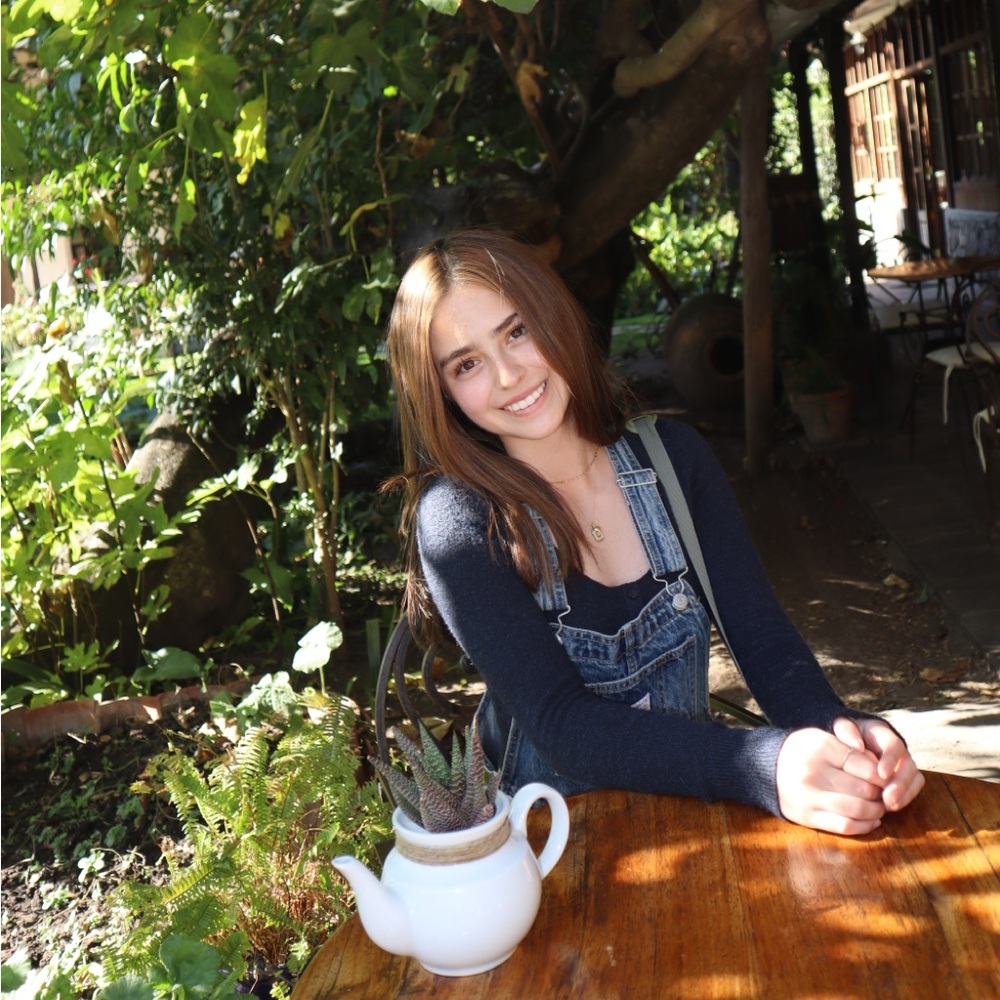 Meet your Posher, Danika
